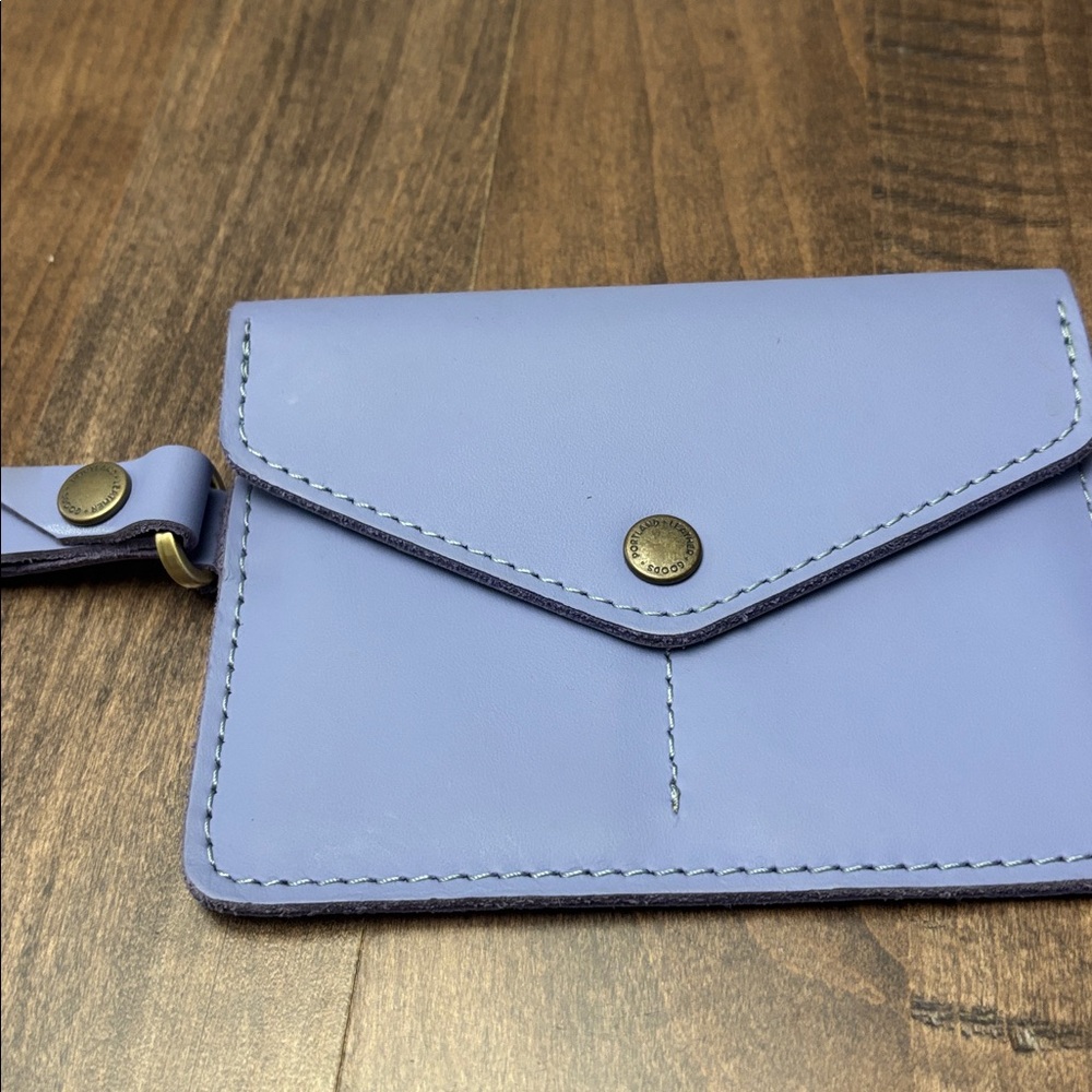 Portland Leather Jacarda new passport pouch. - Picture 2 of 4